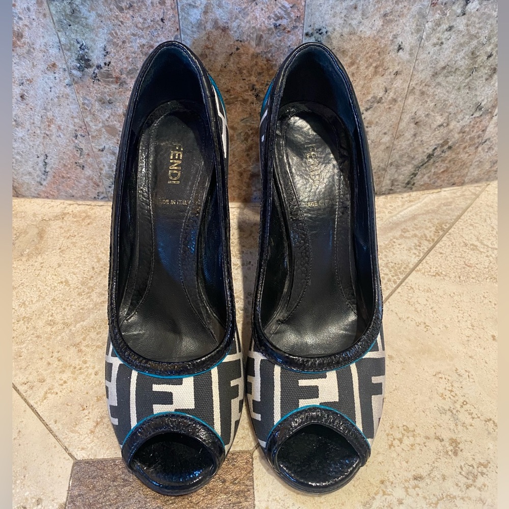 Fendi peep toe 37